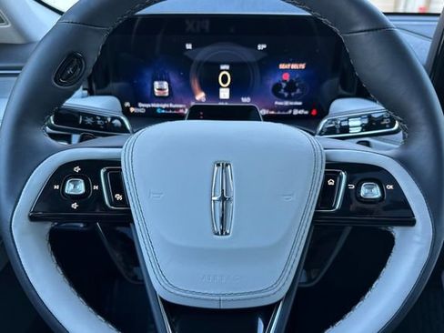 Used 2025 Lincoln Aviator Reserve w/ Jet Appearance Package image 23
