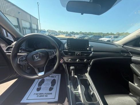 Used 2019 Honda Accord LX image 11
