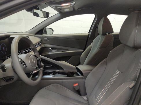 Used 2024 Hyundai Elantra SEL FWD image 17