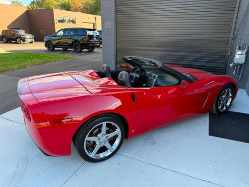 Used 2006 Chevrolet Corvette Convertible w/ Preferred Equipment Group image 21