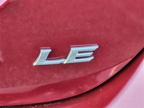 Used 2022 Toyota Camry LE image 13