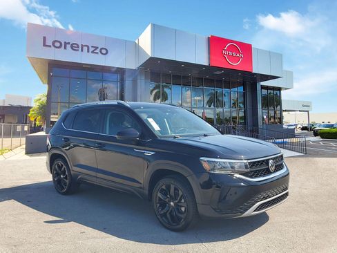 Used 2022 Volkswagen Taos SE w/ IQ.Drive SE Package AWD/4WD image 3