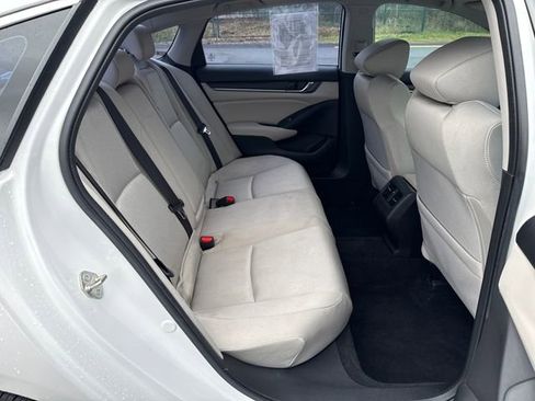 Used 2019 Honda Accord EX image 10
