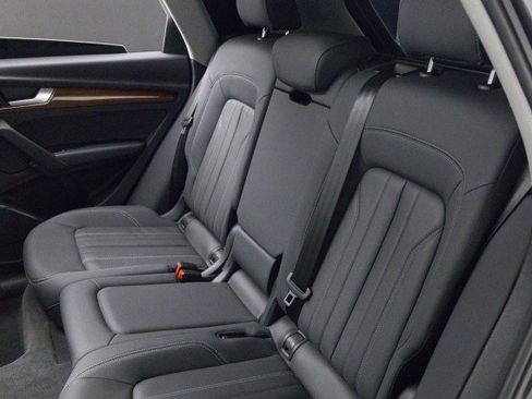 Used 2021 Audi Q5 e Premium w/ Convenience Package image 38