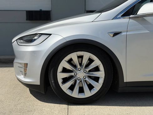 Used 2017 Tesla Model X 75D AWD/4WD image 36