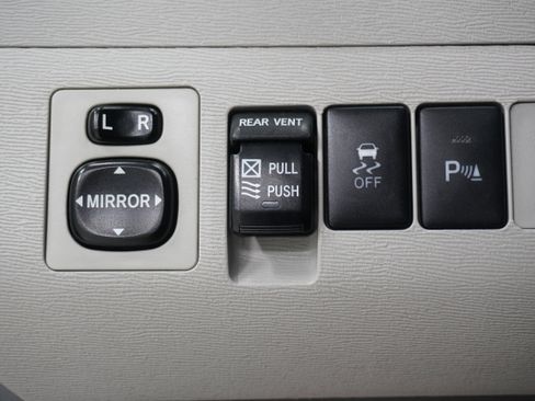 Used 2014 Toyota Sienna XLE FWD image 26