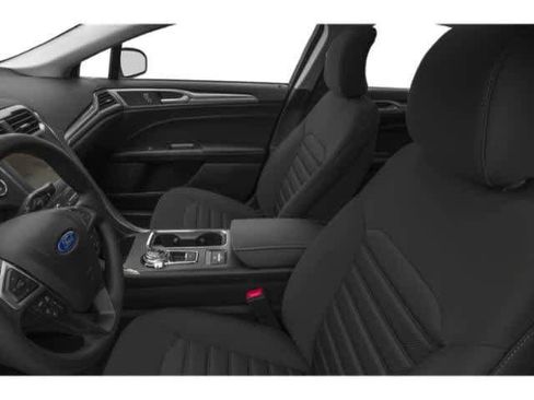 Used 2020 Ford Fusion SE FWD image 12