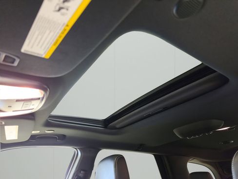 New 2026 Dodge Durango SRT Hellcat w/ 3rd Row Seating Group AWD/4WD image 27