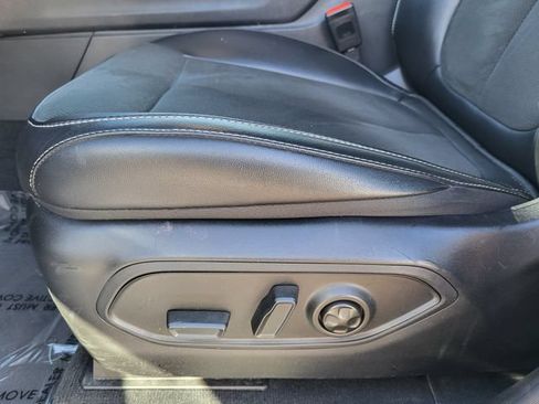 Certified 2025 Jeep Grand Cherokee Altitude AWD/4WD image 17