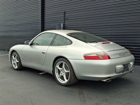 Used 2002 Porsche 911 Carrera RWD image 3
