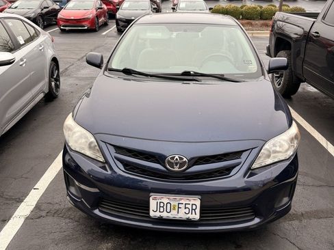 Used 2011 Toyota Corolla LE image 2