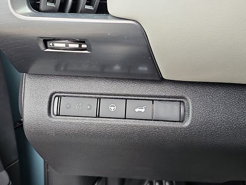 New 2026 Nissan Pathfinder SL AWD/4WD image 18