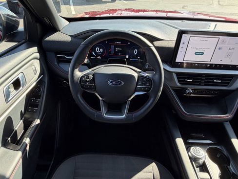 Used 2025 Ford Explorer ST-Line image 13