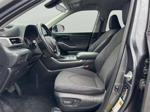 Used 2020 Toyota Highlander LE image 14