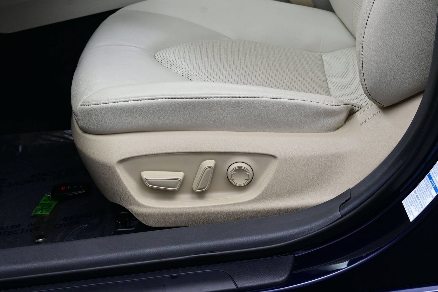 Used 2021 Toyota Camry XLE AWD/4WD image 11
