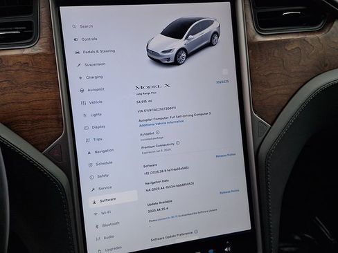 Used 2020 Tesla Model X Long Range image 32