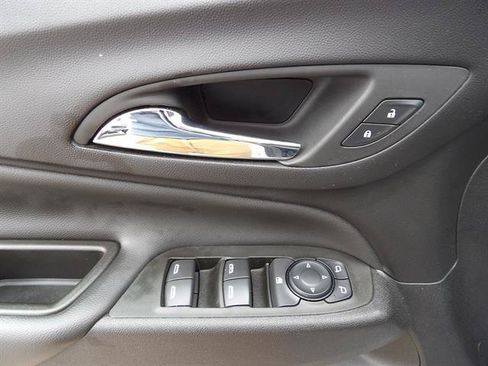 Used 2024 Chevrolet Equinox LT AWD/4WD image 12