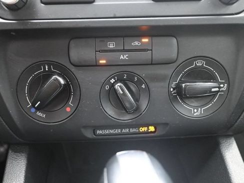 Used 2014 Volkswagen Jetta SE FWD image 11