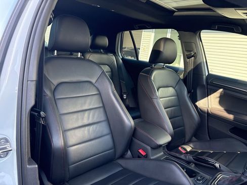 Used 2020 Volkswagen GTI SE image 16