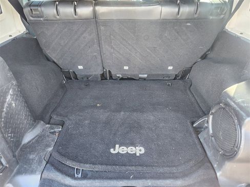 Used 2014 Jeep Wrangler Unlimited Rubicon w/ Connectivity Group image 5