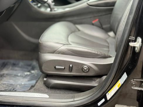 Used 2017 Buick Envision Essence FWD image 9