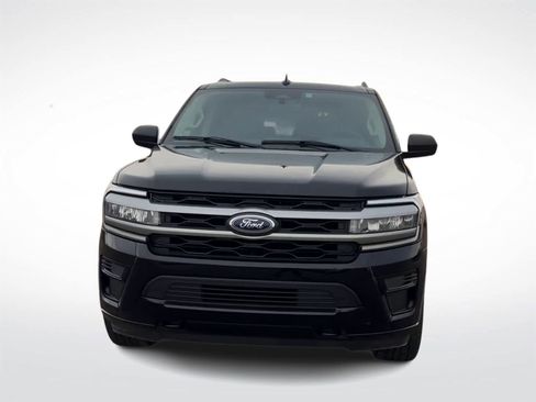 Used 2023 Ford Expedition Max XLT image 4
