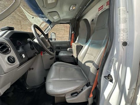 Used 2016 Ford E-350 and Econoline 350 Super Duty image 15