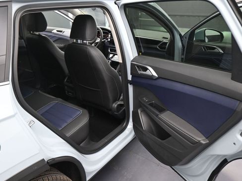 New 2026 Volkswagen Taos SEL image 40