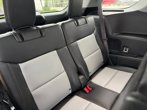 Used 2023 Ford Explorer XLT w/ Equipment Group 202A AWD/4WD image 36