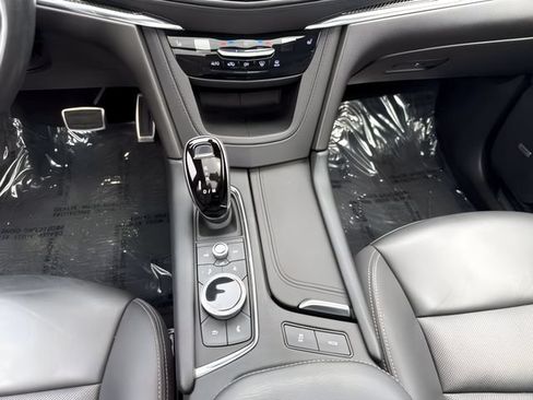 Used 2022 Cadillac XT5 Sportv w/ LPO, ONYX Package AWD/4WD image 30