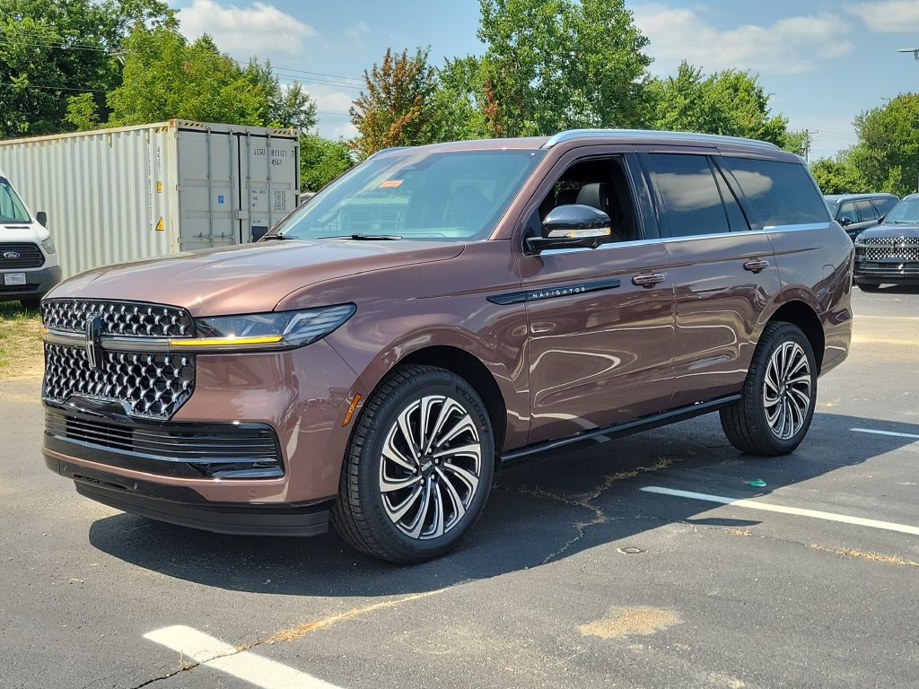 New 2027 Lincoln Navigator Black Label AWD/4WD image 8