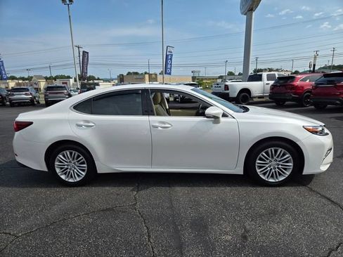Used 2017 Lexus ES 350 w/ Accessory Package 2 FWD image 9