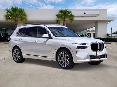 Certified 2024 BMW X7 xDrive40i w/ Executive Package AWD/4WD image 3