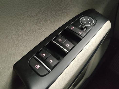 Used 2020 Kia Soul LX FWD image 27
