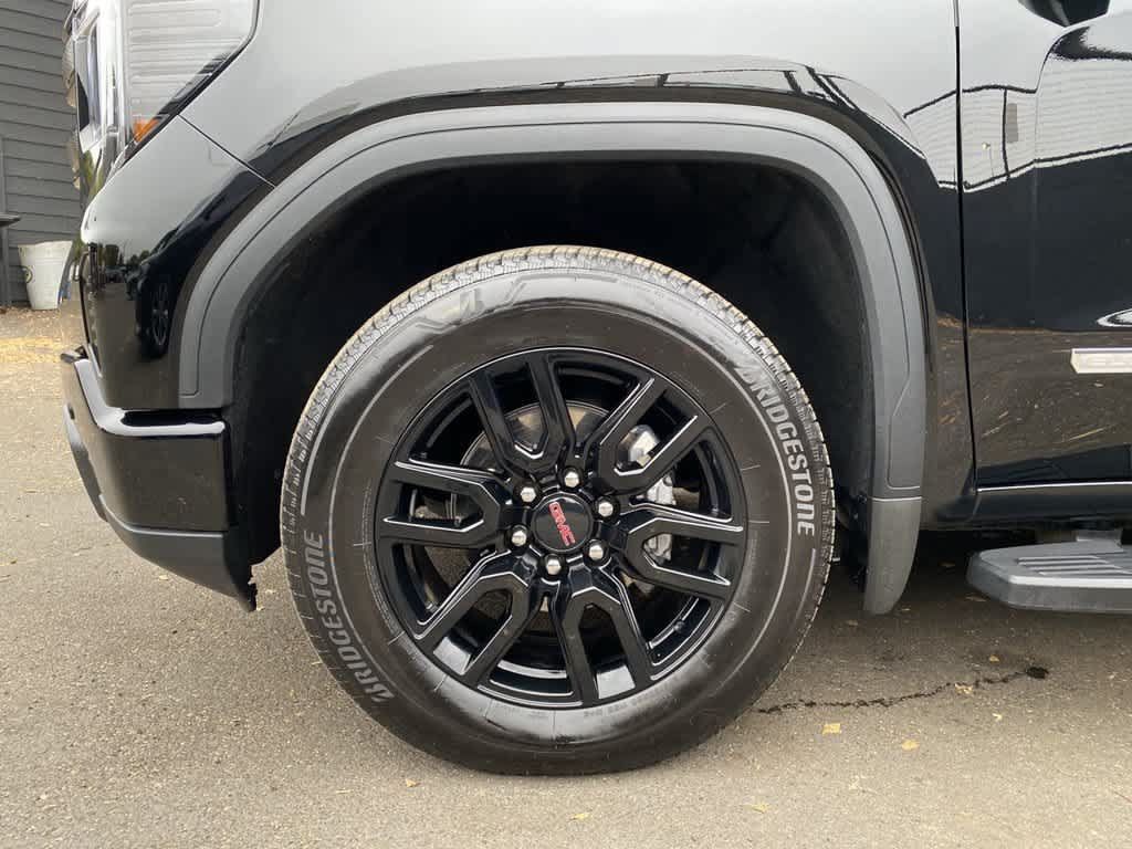 Used 2024 GMC Sierra 1500 Elevation w/ Elevation Premium Package AWD/4WD image 11