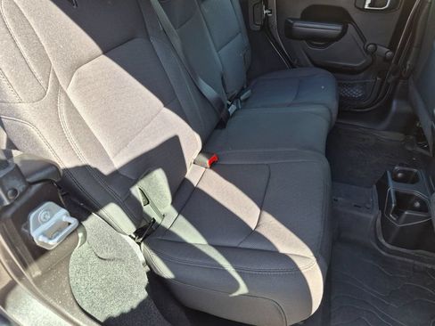Used 2022 Jeep Wrangler Unlimited Sport AWD/4WD image 22