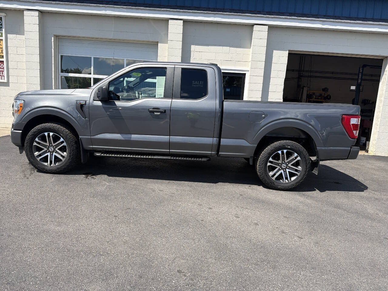 Used 2021 Ford F150 XL w/ Equipment Group 101A High AWD/4WD image 10