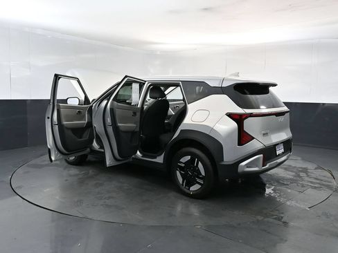 Used 2027 Kia Seltos LX AWD/4WD image 28
