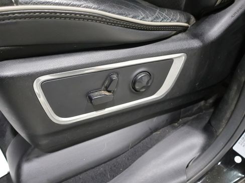Certified 2019 RAM 1500 Laramie AWD/4WD image 12