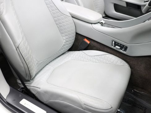 Used 2014 Aston Martin Vanquish Volante RWD image 92