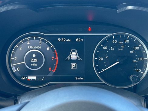 Used 2025 Nissan Versa SR w/ Trunk Package FWD image 20