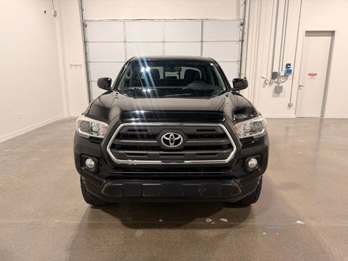 Used 2017 Toyota Tacoma SR5 image 2