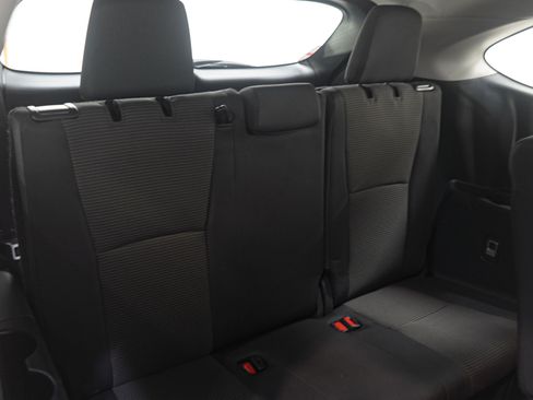 Used 2024 Toyota Highlander LE image 16