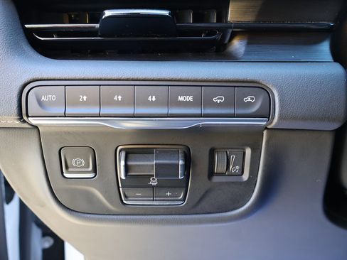 Certified 2023 Cadillac Escalade ESV Premium Luxury w/ Performance Package image 12