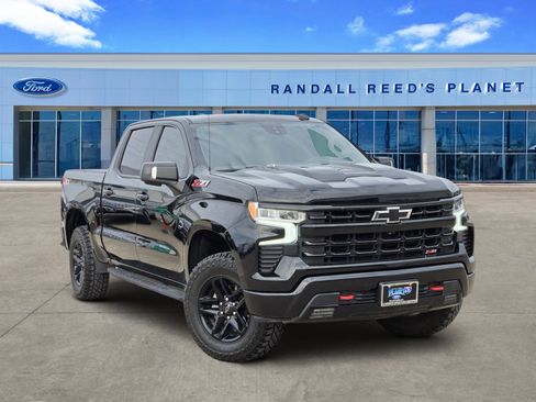 Used 2022 Chevrolet Silverado 1500 LT Trail Boss w/ Convenience Package II image 1