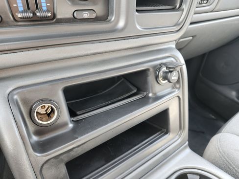 Used 2005 Chevrolet Silverado 1500 LS w/ Safe And Sound Package RWD image 7