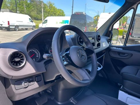 New 2025 Mercedes-Benz Sprinter 2500 image 15