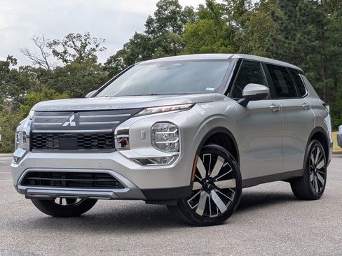 Used 2026 Mitsubishi Outlander SE AWD/4WD image 4