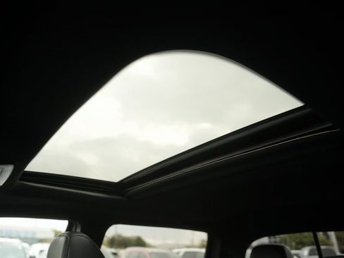 Used 2021 Toyota Tacoma TRD Off-Road image 11