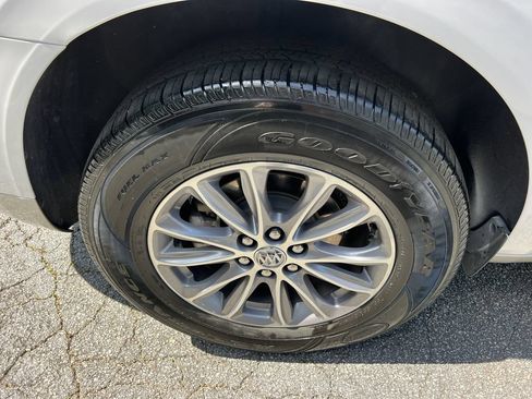 Used 2024 Buick Enclave Premium FWD image 15